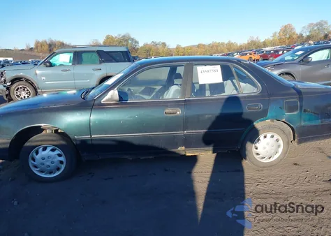 1995 Toyota Camry Le из США, поврежденный, VIN 4T1SK12E6SU881618